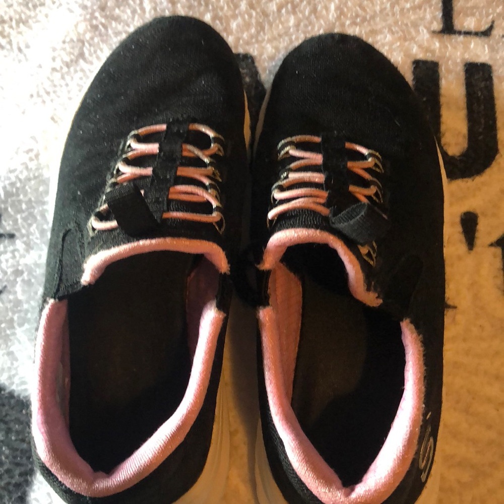 S sport by Skechers
